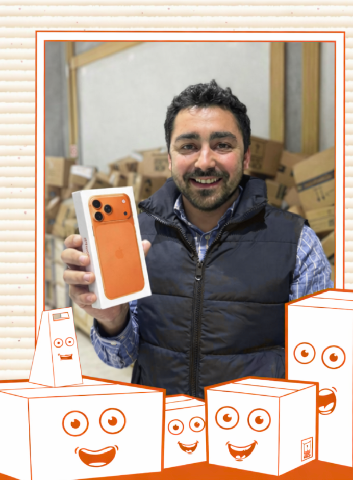 Cliente premiado com iPhone laranja