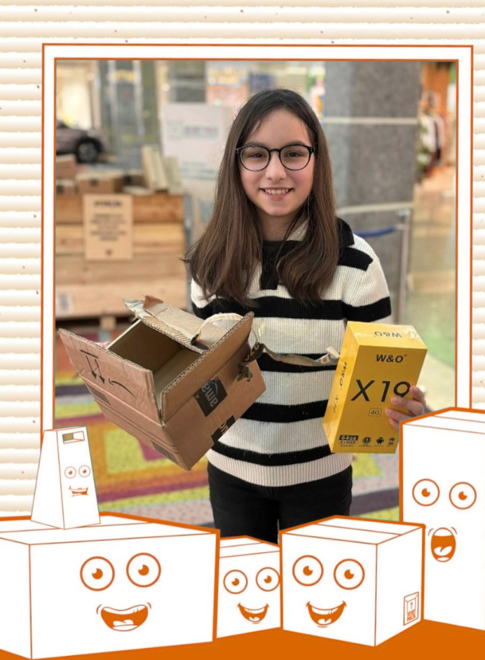 Cliente premiada com celular W&O