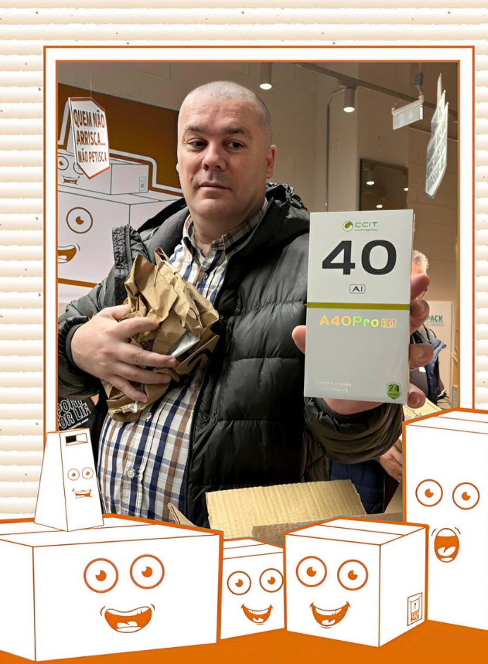 Cliente premiado com celular CCIT
